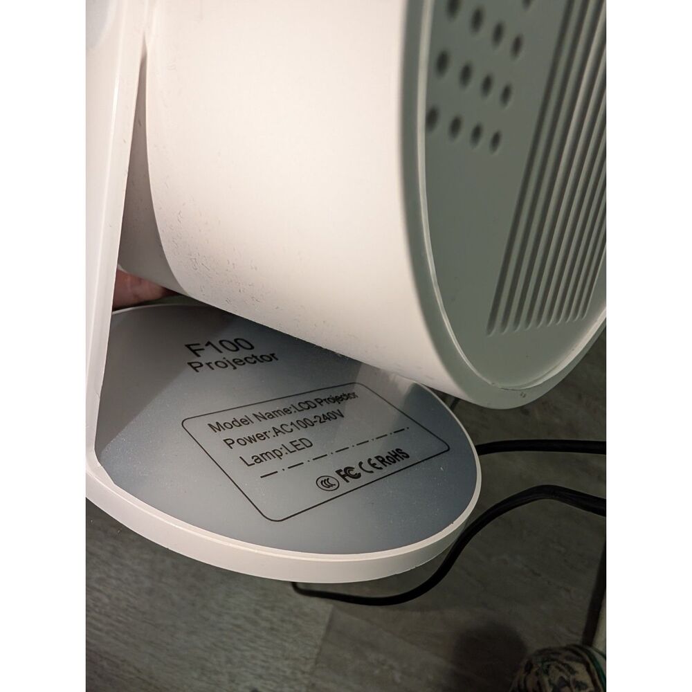 projector - Picture 4 of 6